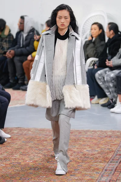 Look 10